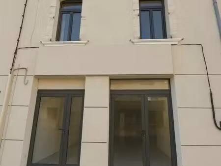 location commerce 90 m²