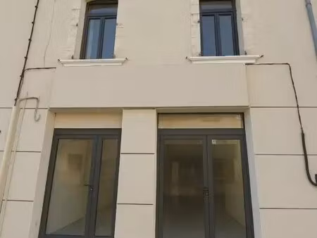 location commerce montfavet 84140 90m²