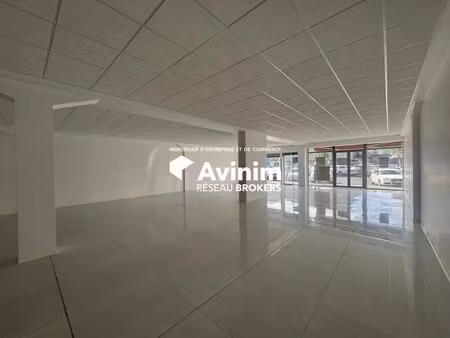 location commerce 200 m²