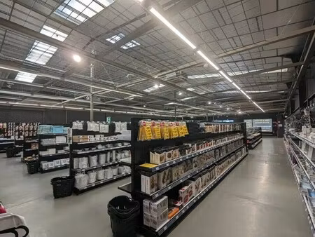 location commerce 540 m²