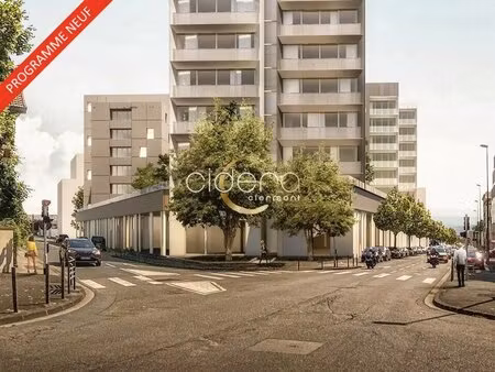 location commerce 384 m² à 1 689 m²