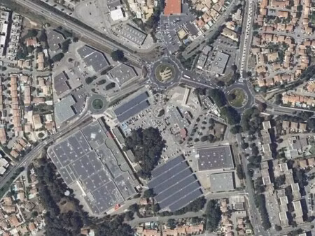 location commerce 1 200 m²