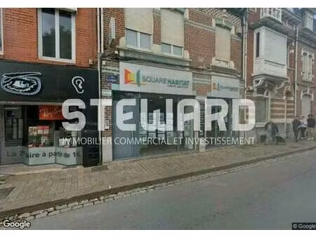 location commerce 154 m²