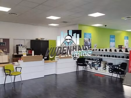 location commerce 250 m²