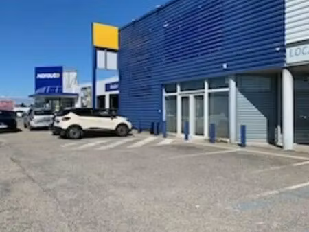 location commerce 602 m²