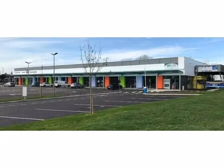 location commerce pont sainte marie 10150 307m²