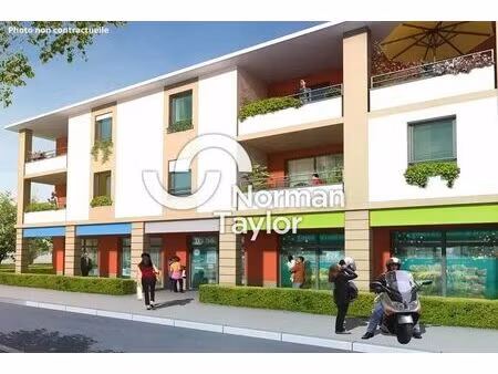 location commerce 67 m²