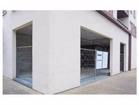 location commerce saintry sur seine 91250 97m²