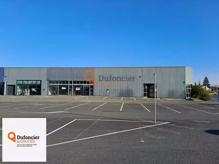 location commerce 170 m²