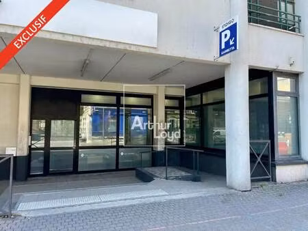 location bureaux 673 m²