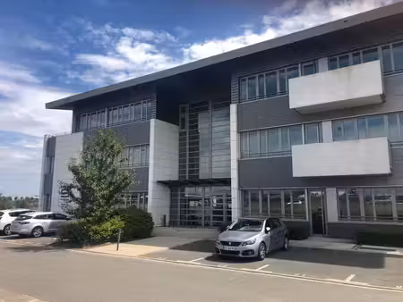 location bureaux 115m² à 813m²