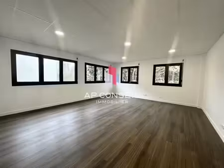 location bureaux 189 m²