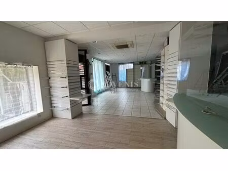 location commerce bourges 18000 113m²