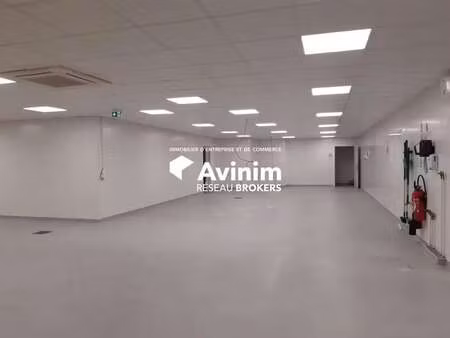 location commerce chambery 73000 886m²