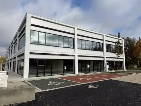 location commerce collegien 77090 104m² à 1921m²