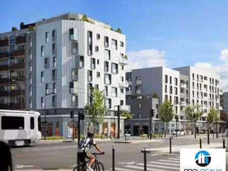 location commerce 76 m² à 300 m²