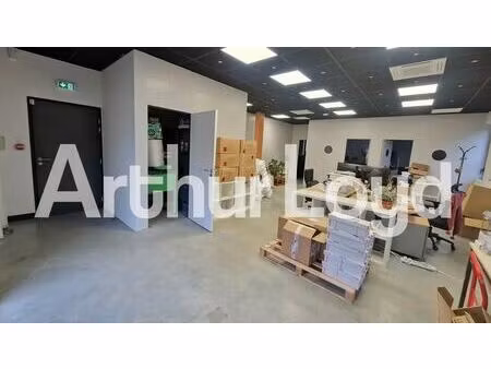 location commerce ifs 14123 92m²
