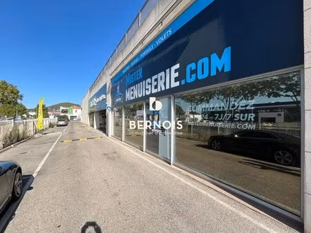 location commerce la garde 83130 383m²