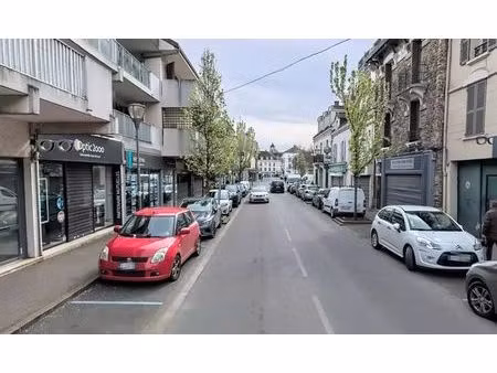 location commerce 140 m²