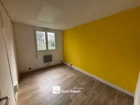 location commerce 120 m²