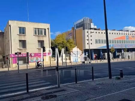 location commerce 114 m²