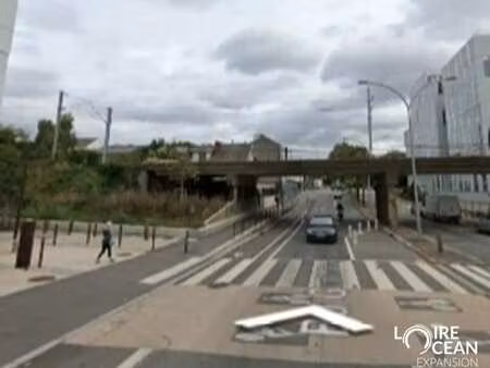 location commerce 112 m²