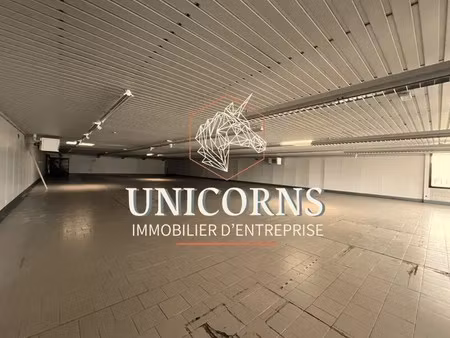 location commerce 1 040 m²