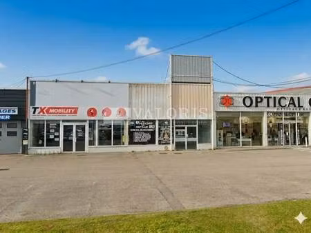 location commerce 315 m²