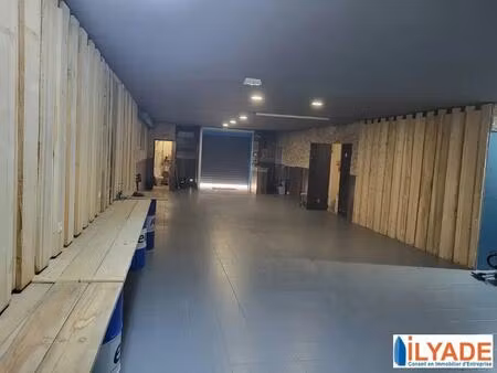 location commerce 165 m²