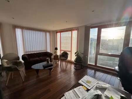 location bureaux 139 m²