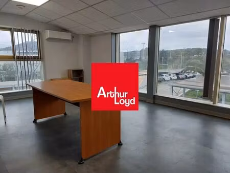 location bureaux 65 m²
