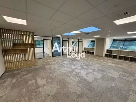 location bureaux 428 m² à 2 512 m²
