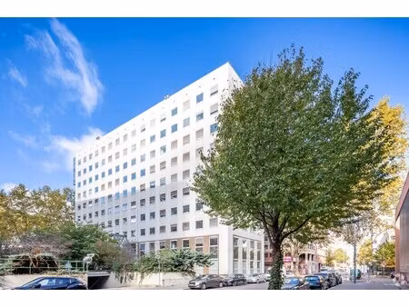 location bureaux 55 m² à 2 585 m²