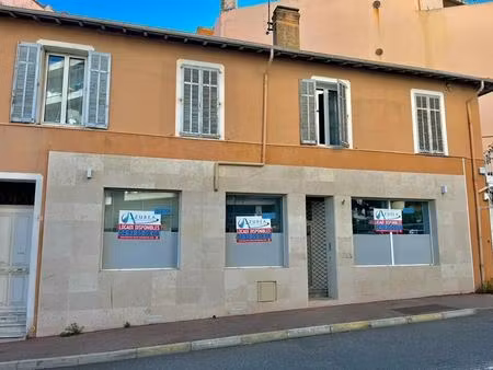 location commerce 120 m²