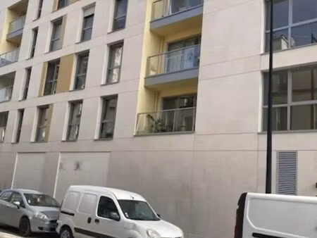 location commerce 117 m²