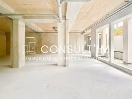 location commerce 184 m²