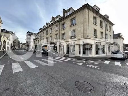 location commerce 60 m²