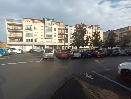 location commerce 224 m² à 458 m²