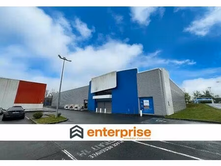 location commerce 900 m²