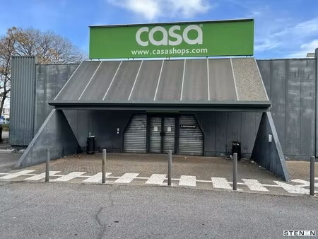 location commerce 422 m²