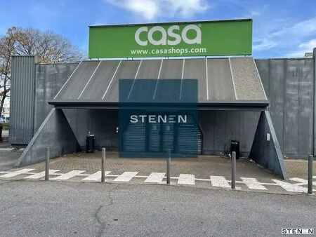 location commerce istres 13800 422m²