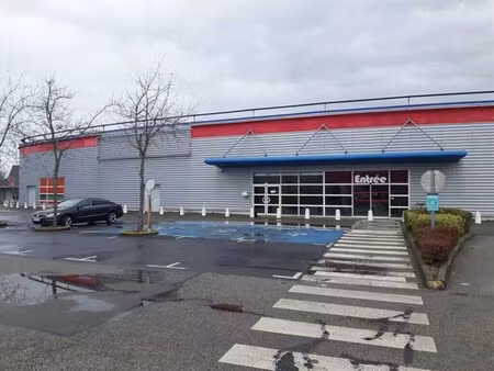 location commerce maurepas 78310 2000m²