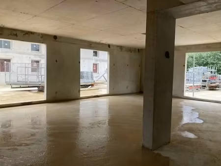 location commerce 134 m²