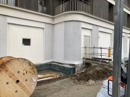 location commerce 317 m²