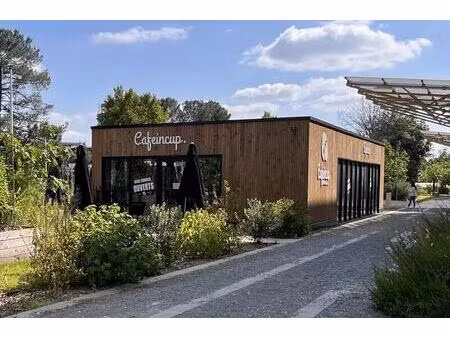 location commerce 160 m²