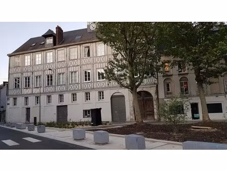 location commerce 177 m²