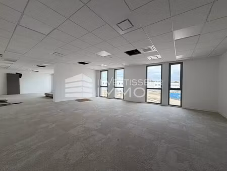 location bureaux 42 m² à 1 172 m²