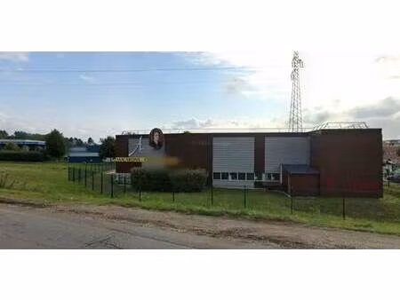 location commerce val de reuil 27100 750m²