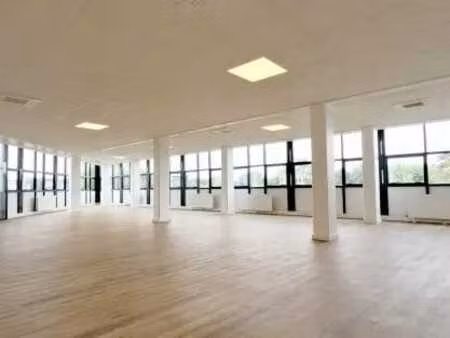 location bureaux 135 m²