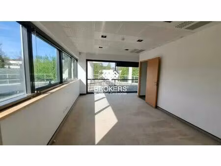 location bureaux 173 m²